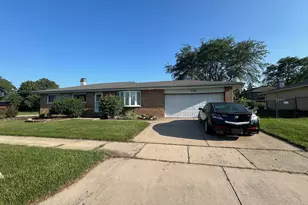 548 Delaware Trail, Carol Stream, IL 60188 - Photo 1