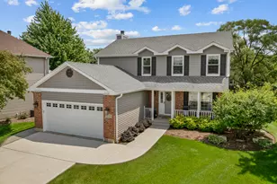 525 Primrose Cir, Roselle, IL 60172 - Photo 1