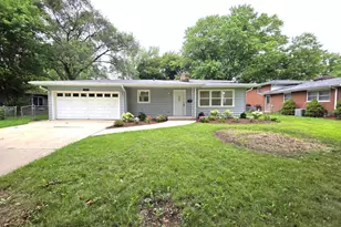 1337 Royal Dr, Montgomery, IL 60538 - Photo 1