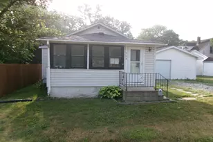 908 Howard St, Ottawa, IL 61350 - Photo 1