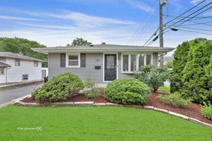 714 Delles Rd, Wheaton, IL 60189 - Photo 1