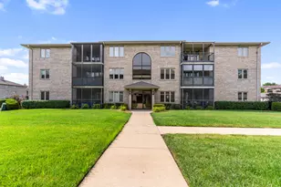 13919 W Leamington Dr, Crestwood, IL 60418 - Photo 1