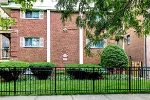 417 S Kenilworth Ave, Oak Park, IL 60302 - Photo 1