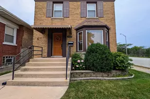 5526 N Newland Ave, Chicago, IL 60656 - Photo 1