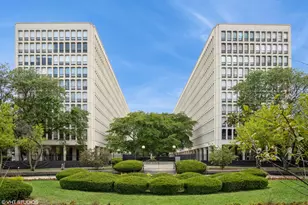 1400 E 55th Pl, Chicago, IL 60637 - Photo 1