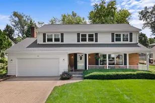 305 Bell Dr, Cary, IL 60013 - Photo 1