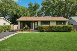 33281 N Valley View Dr, Grayslake, IL 60030 - Photo 1