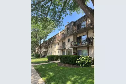 565 Fairway View Drive #2L, Wheeling, IL 60090 - Photo 1