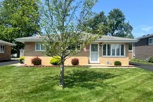 358 Pine Ave, Wood Dale, IL 60191 - Photo 1