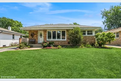 895 S Parkside Avenue, Elmhurst, IL 60126 - Photo 1