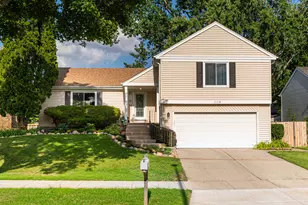 109 Lilac Ln, Buffalo Grove, IL 60089 - Photo 1