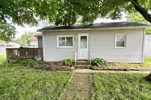 2251 Grandview Ave, Crest Hill, IL 60403 - Photo 1