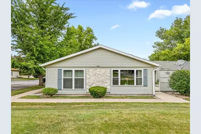 3200 W Carthage Drive #3, Freeport, IL 61032 - Photo 1