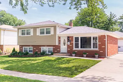 7 N Lincoln Avenue, Addison, IL 60101 - Photo 1