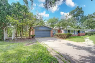 2411 Fontana Dr, Glenview, IL 60025 - Photo 1