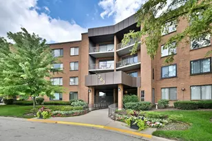 263 S Clubhouse Dr, Palatine, IL 60074 - Photo 1