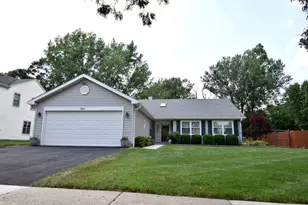 593 Cortland Dr, Lake Zurich, IL 60047 - Photo 1
