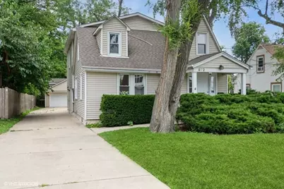 972 Howard Avenue, Des Plaines, IL 60018 - Photo 1