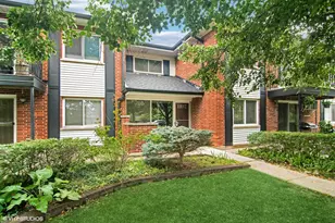 1102 N Dale Ave, Arlington Heights, IL 60004 - Photo 1