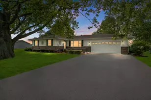 415 Betty St, Verona, IL 60479 - Photo 1