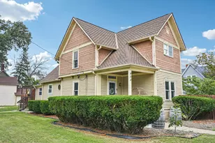 402 E Van Buren St, Ottawa, IL 61350 - Photo 1