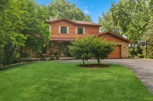 37 Wychwood Ln, South Barrington, IL 60010 - Photo 1