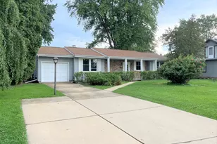 552 Cochise Pl, Carol Stream, IL 60188 - Photo 1