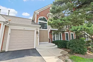 1812 Fox Run Dr, Elk Grove Village, IL 60007 - Photo 1
