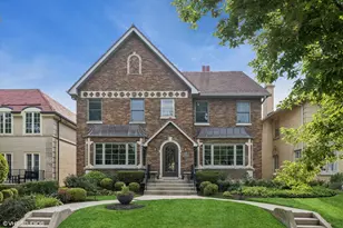 1118 N Kenilworth Ave, Oak Park, IL 60302 - Photo 1