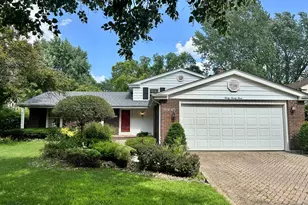 3023 N Windsor Dr, Arlington Heights, IL 60004 - Photo 1