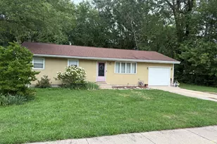 230 Barr St, Braidwood, IL 60408 - Photo 1