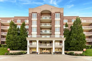 7071 W Touhy Ave, Niles, IL 60714 - Photo 1