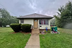 916 Magnolia Ave, Joliet, IL 60432 - Photo 1