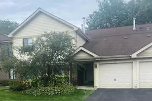 823 E Coach Rd, Palatine, IL 60074 - Photo 1