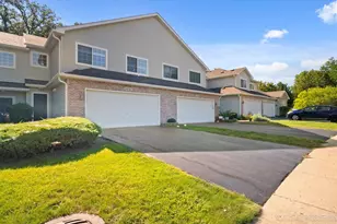 526 Mallard Ln, Sugar Grove, IL 60554 - Photo 1