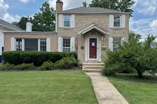 14 Mohawk Dr, Clarendon Hills, IL 60514 - Photo 1