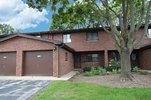 1175 Hunters Ln, Lake Zurich, IL 60047 - Photo 1