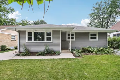 324 N Shaddle Avenue, Mundelein, IL 60060 - Photo 1