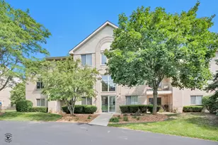 6820 Ridge Point Dr, Oak Forest, IL 60452 - Photo 1