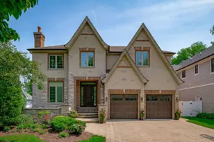 665 S Euclid Ave, Elmhurst, IL 60126 - Photo 1