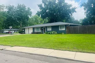 36 Circle Dr E, Montgomery, IL 60538 - Photo 1