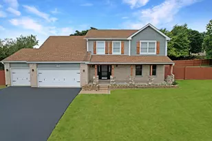 405 Oakwood St, Yorkville, IL 60560 - Photo 1