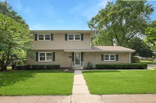 303 S 15th St, Saint Charles, IL 60174 - Photo 1
