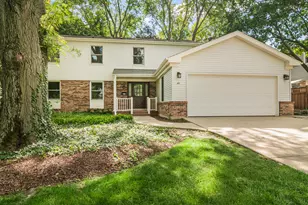 621 E Cunningham Dr, Palatine, IL 60074 - Photo 1