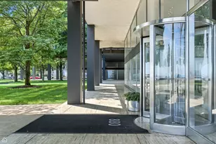 880 N Lake Shore Dr, Chicago, IL 60611 - Photo 1