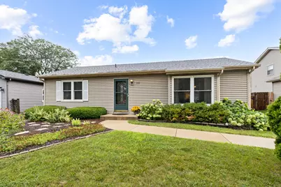 310 Pin Oak Drive, North Aurora, IL 60542 - Photo 1