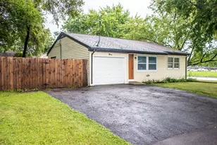 9 Helm Rd, Carpentersville, IL 60110 - Photo 1