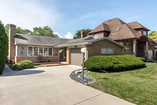 1305 Garden St, Park Ridge, IL 60068 - Photo 1
