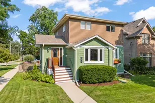 593 Prairie Ave, Glen Ellyn, IL 60137 - Photo 1