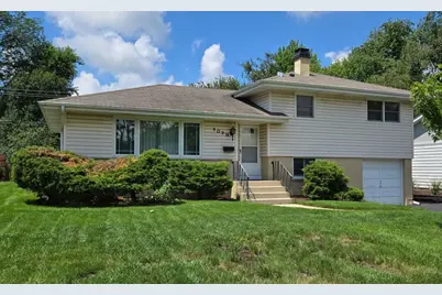 102 N Erie Street, Wheaton, IL 60187 - Photo 1